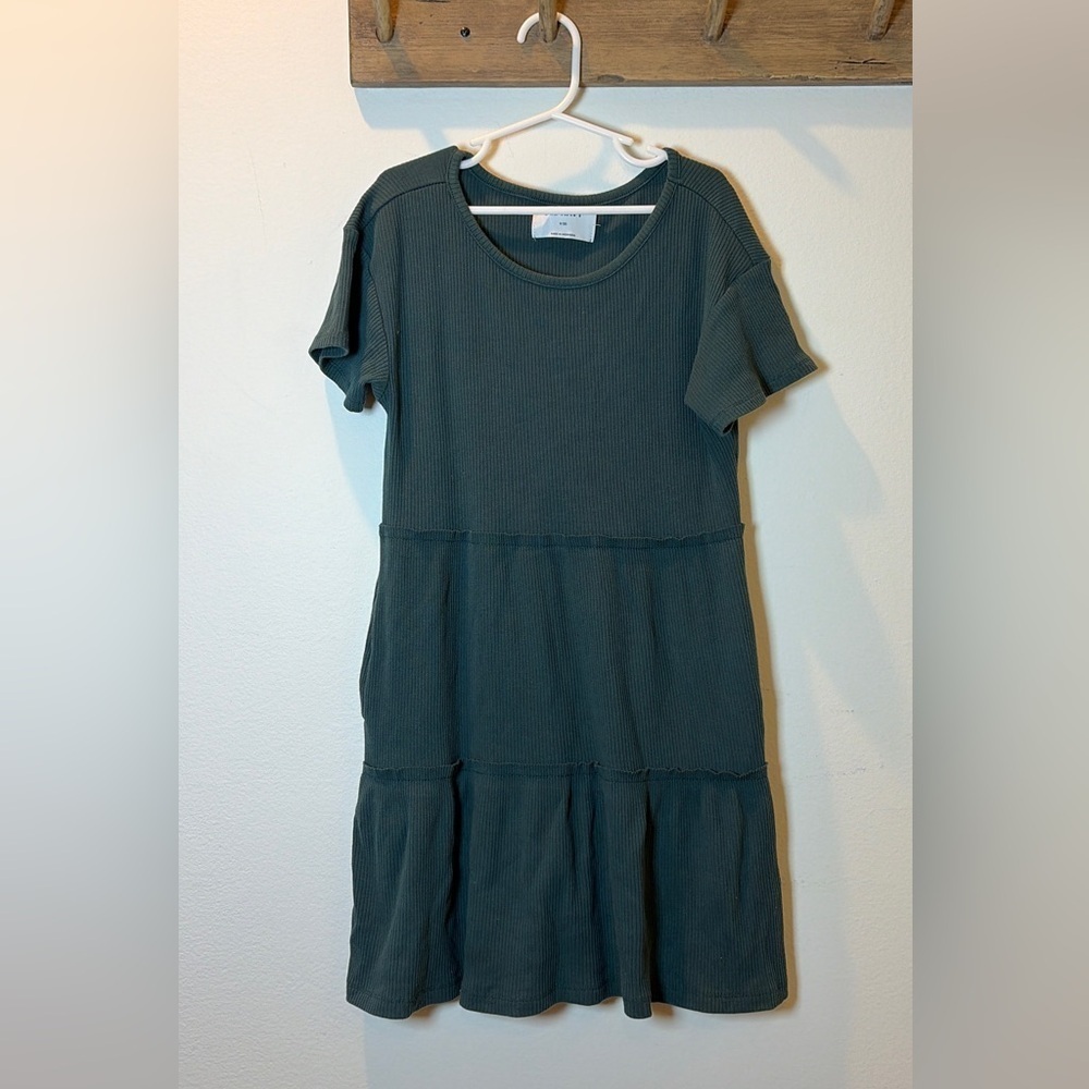 Old navy girls size M (8) tiered dress